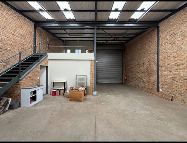 154M² WAREHOUSE TO LET IN CHLOORKOP